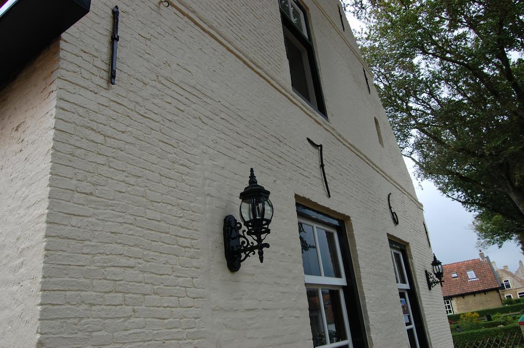 Bij Hen Op Ameland Hotel Холум Екстериор снимка