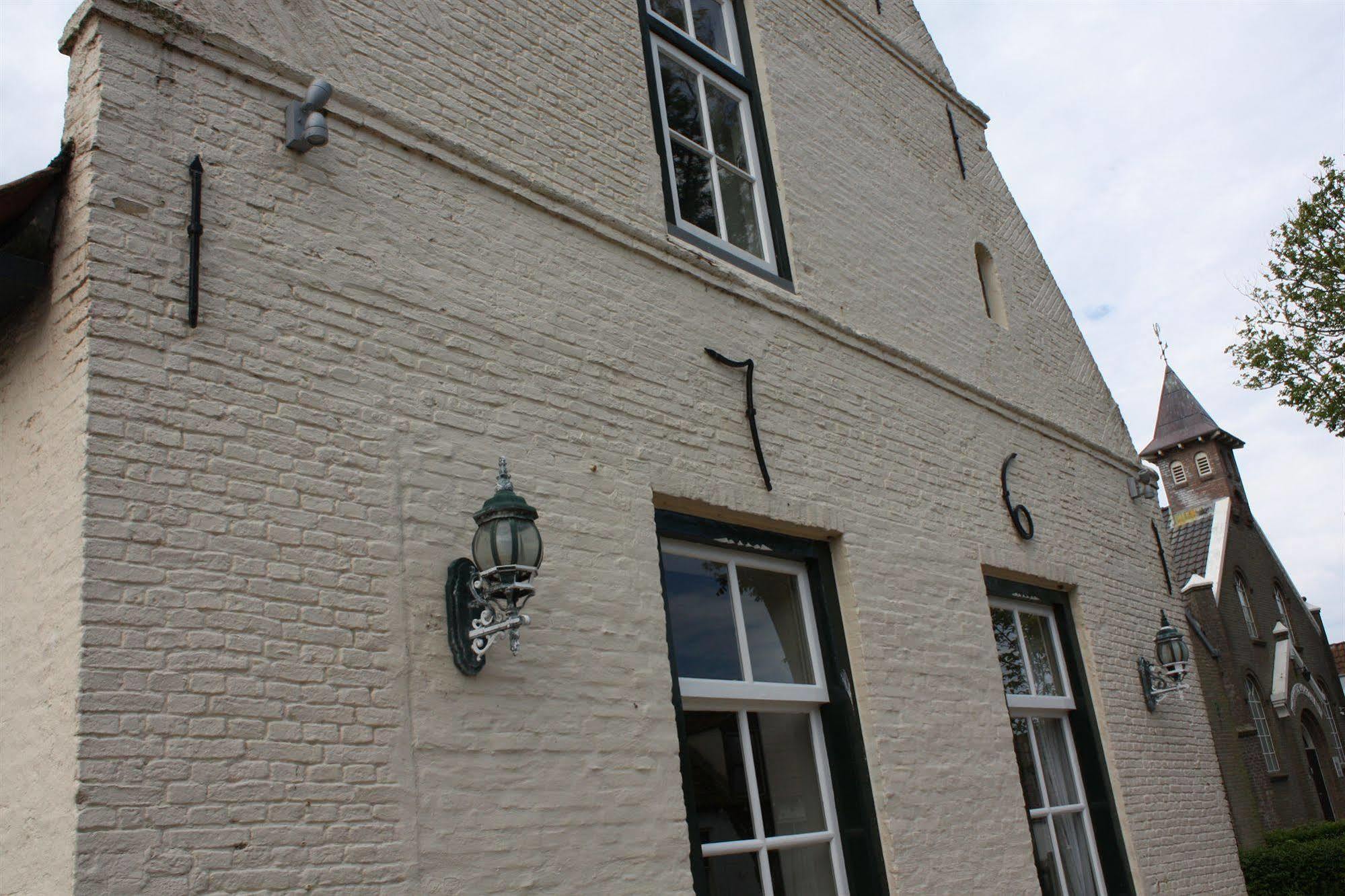 Bij Hen Op Ameland Hotel Холум Екстериор снимка