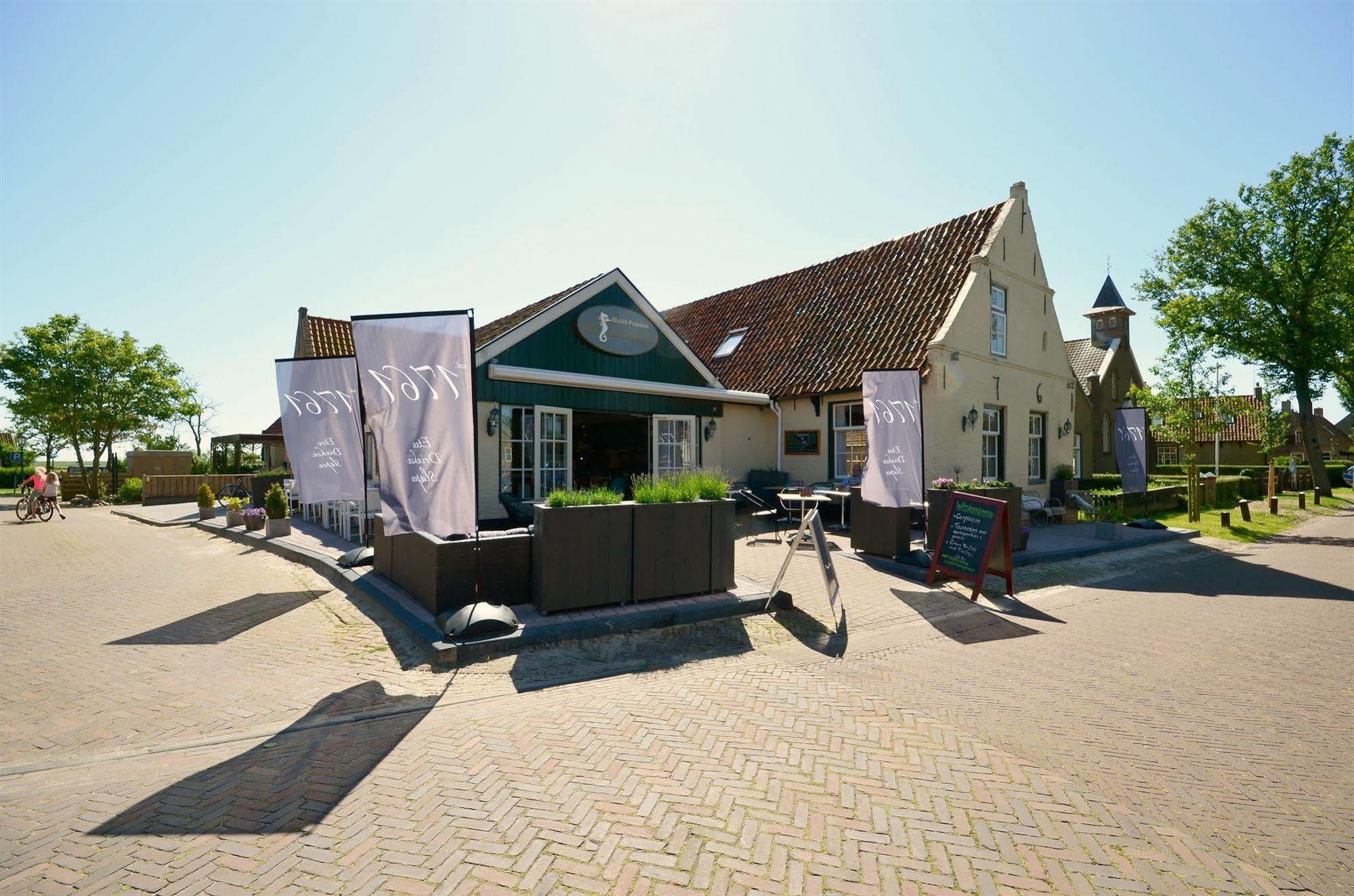 Bij Hen Op Ameland Hotel Холум Екстериор снимка