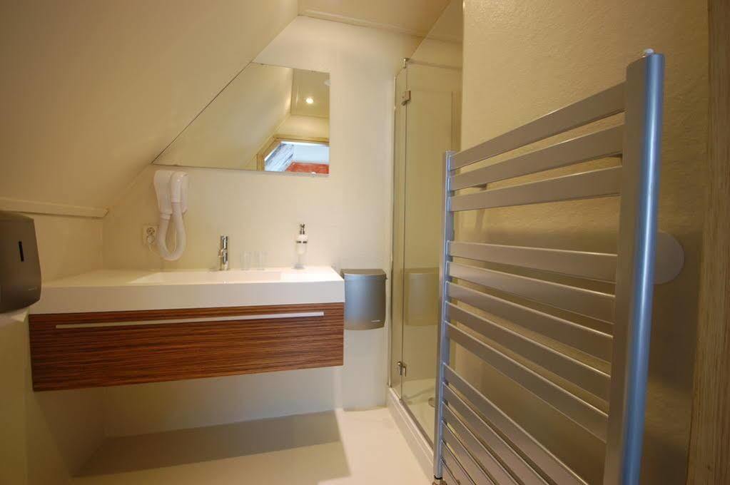 Bij Hen Op Ameland Hotel Холум Екстериор снимка